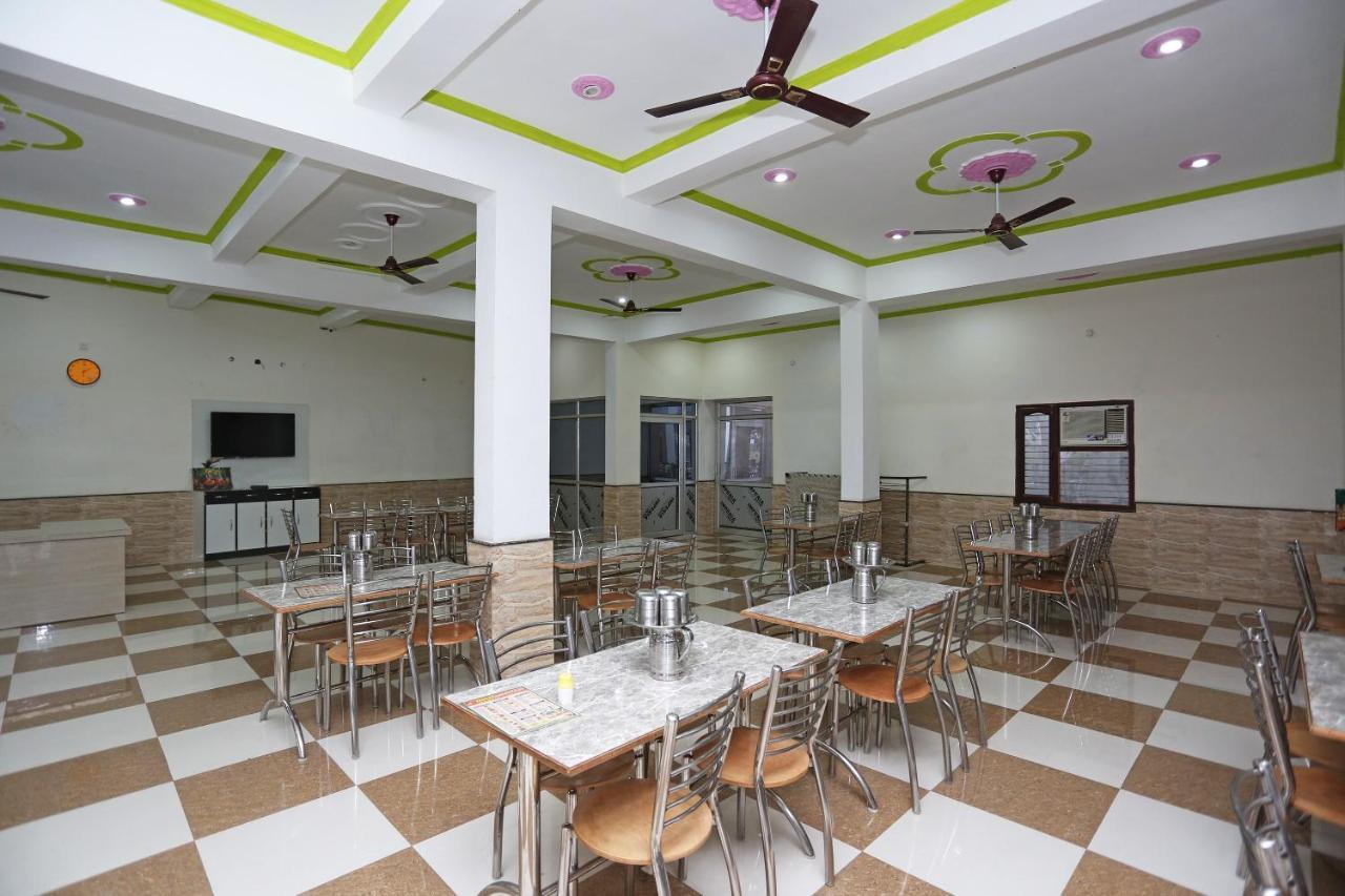 Oyo29517巴尔萨纳宫酒店 Chhata 外观 照片
